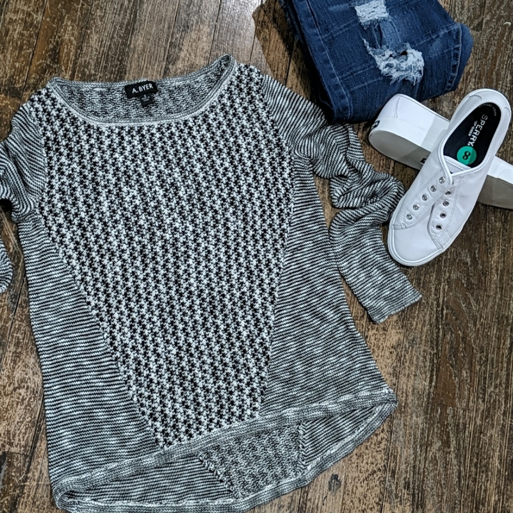 Light weight sweater 🌟 same day shipping